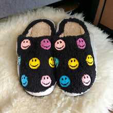 Load image into Gallery viewer, Slippers - Smiley Face Slippers